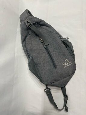Waterfly crossbody sling backpack hiking travel excellent condition